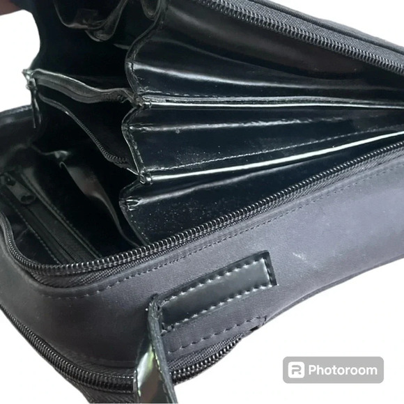 Jeanne Lottie Crossbody Purse - Picture 5 of 10